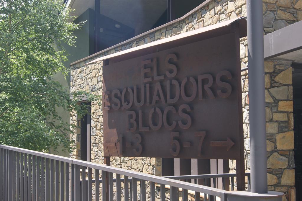 Apartaments Els Esquiadors Llorts Extérieur photo